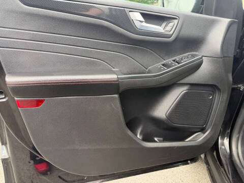 2025 Ford Escape ST-Line Select
