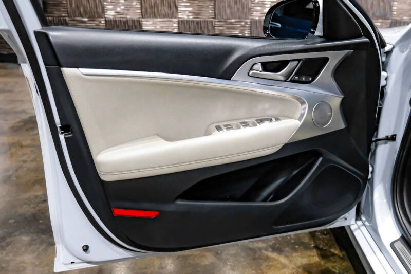 2020 Genesis G70
