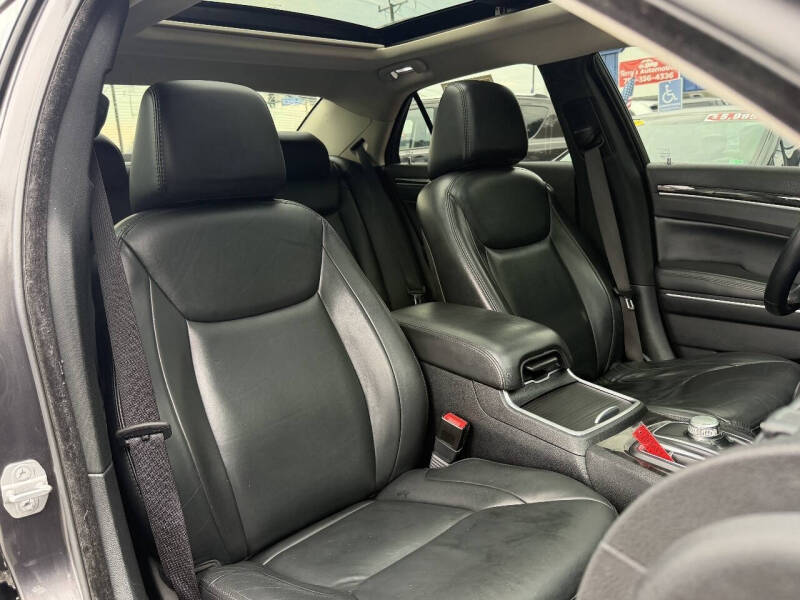 2015 Chrysler 300 Limited