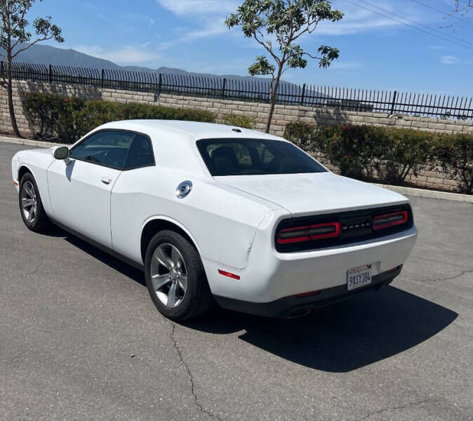 2015 Dodge Challenger SXT