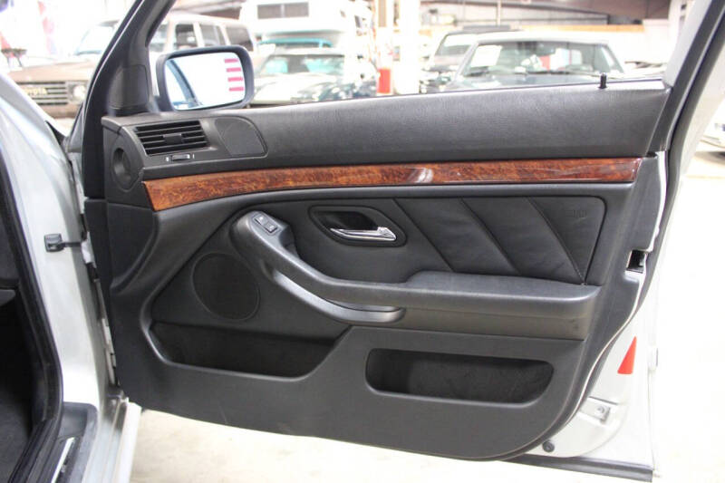 2000 BMW 5 Series 528i