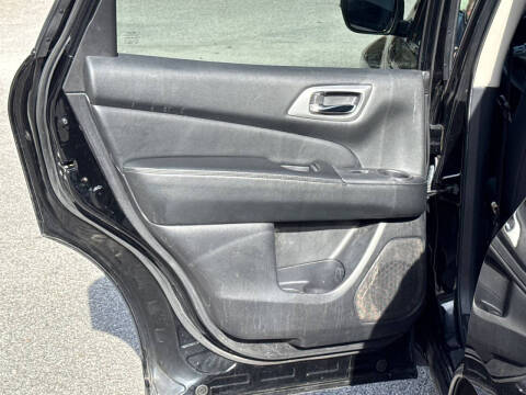 2020 Nissan Pathfinder S