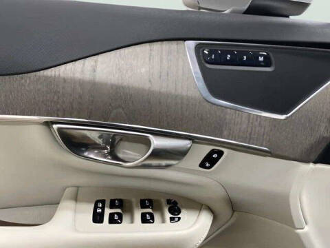 2023 Volvo XC90 B6 Core