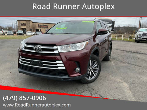2017 Toyota Highlander for sale at Road Runner Autoplex in Russellville AR