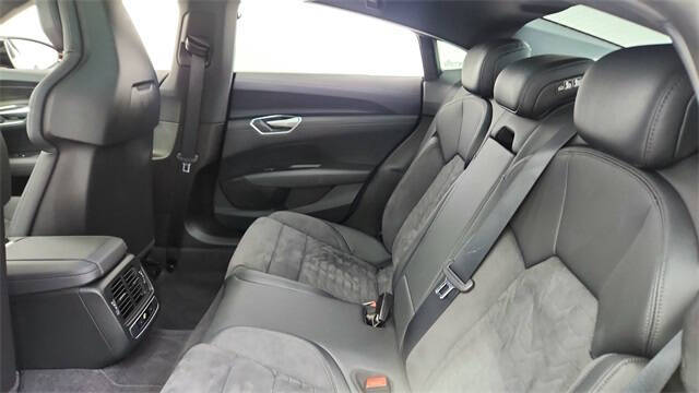 2022 Audi e-tron GT quattro Premium Plus