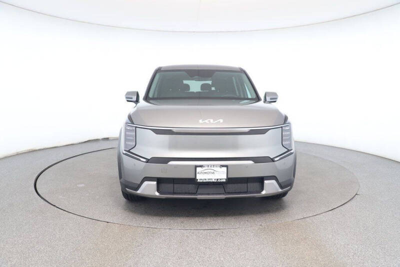 2024 Kia EV9 Light Long Range