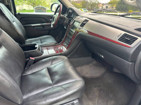 2010 Cadillac Escalade Luxury