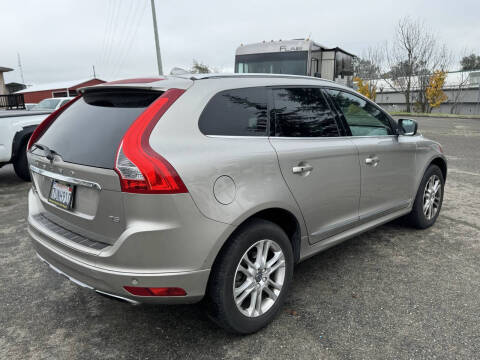 2016 Volvo XC60 T5 Drive-E Premier