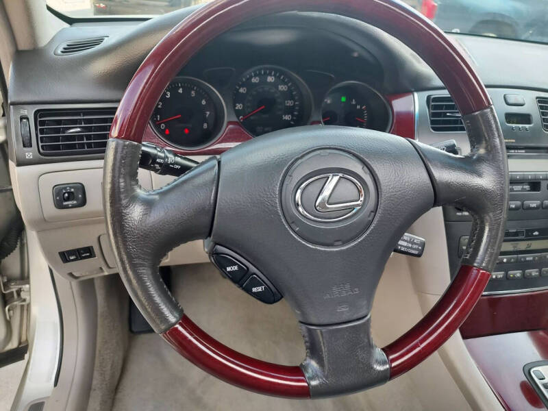 2004 Lexus ES 330