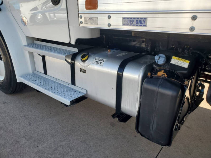 2020 Freightliner M2 106