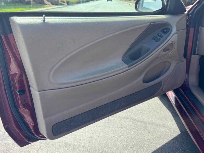 2004 Ford Mustang GT Deluxe