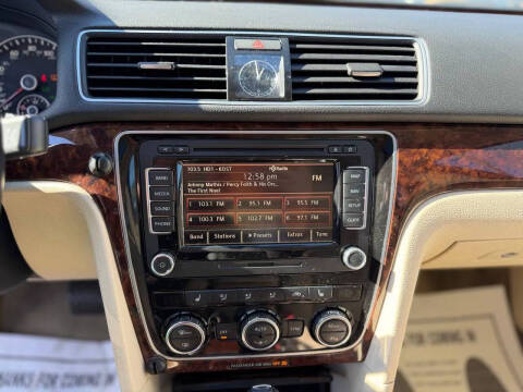 2012 Volkswagen Passat SEL Premium PZEV