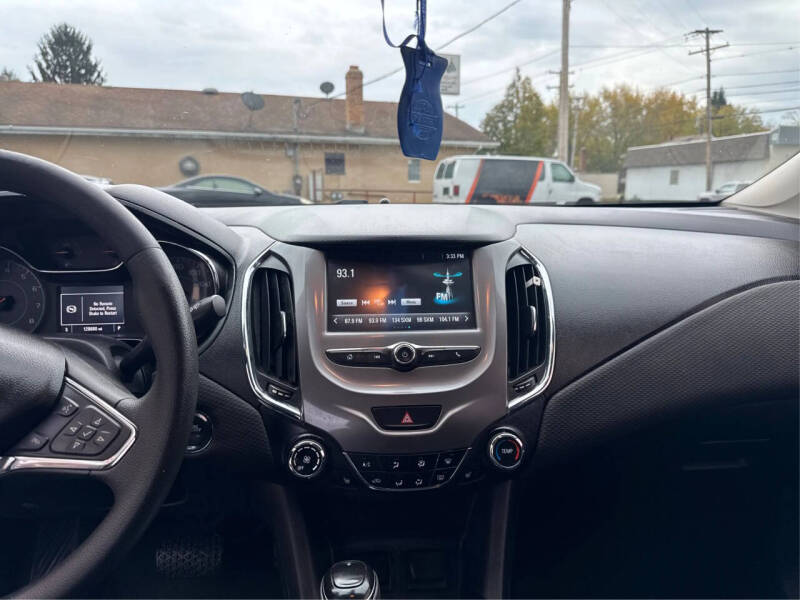 2017 Chevrolet Cruze LT Auto