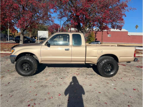 1996 Toyota Tacoma for sale at Dealers Choice Inc in Farmersville CA