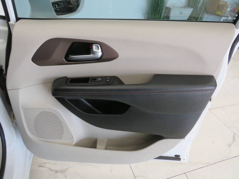 2018 Chrysler Pacifica Touring L Plus