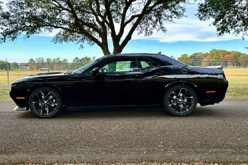 2023 Dodge Challenger R/T photo 2