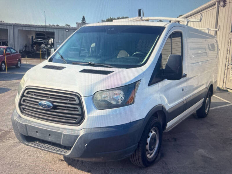 2016 Ford Transit Base's photo