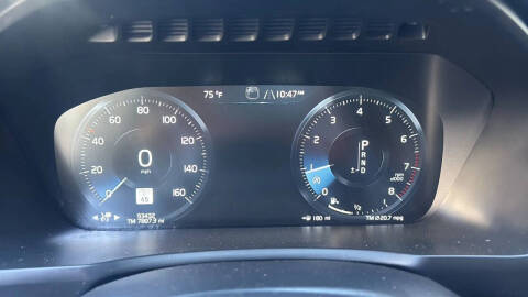 2017 Volvo XC90 T6 Momentum