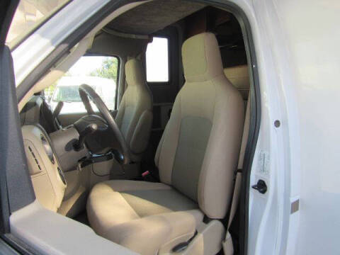 2017 Ford E-Series E-450 SD