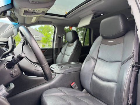 2017 Cadillac Escalade Luxury