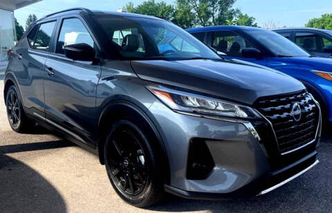 2023 Nissan Kicks SR