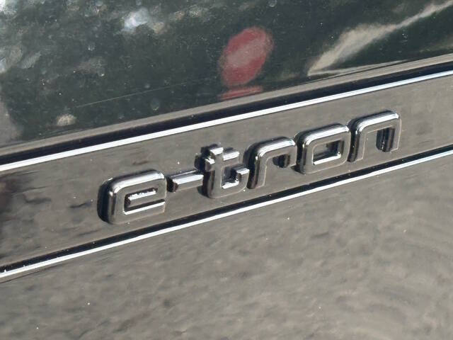 2024 Audi Q8 e-tron quattro Premium