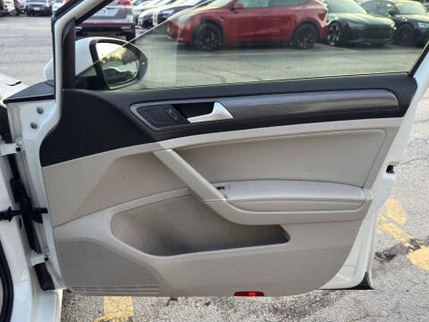 2019 Volkswagen Golf SE