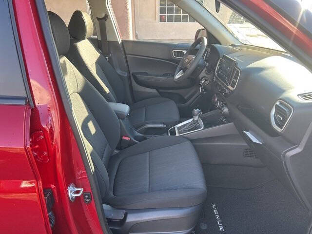 2026 Hyundai Venue SE