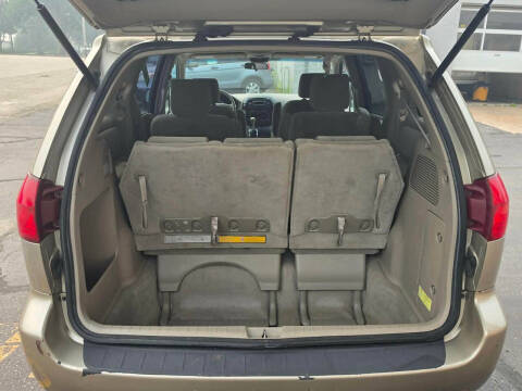 2004 Toyota Sienna LE 7 Passenger