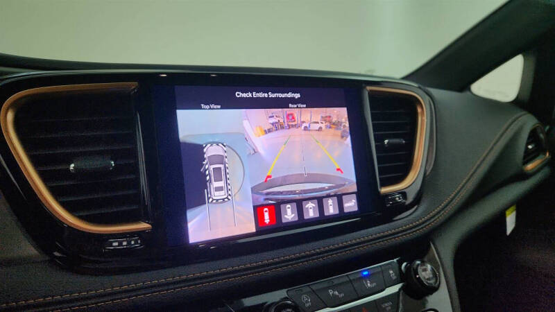 2027 Chrysler Pacifica Pinnacle