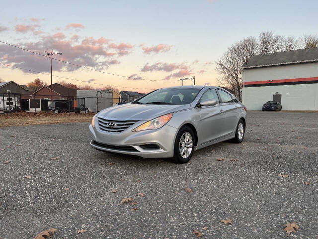 2013 Hyundai SONATA for sale at Kanar Auto Sales LLC in Springfield, MA