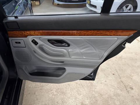 2001 BMW 7 Series 740i