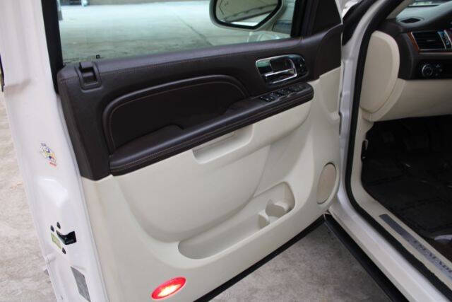 2011 Cadillac Escalade Platinum Edition