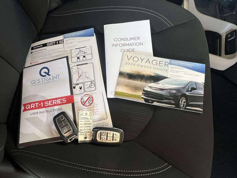 2024 Chrysler Voyager LX