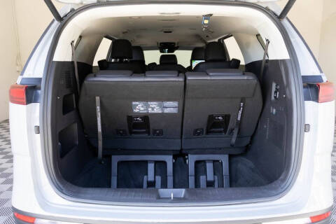 2024 Kia Carnival SX