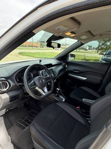 2020 Nissan Kicks SV