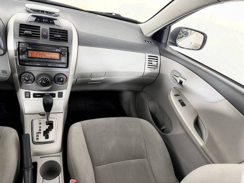 2012 Toyota Corolla LE