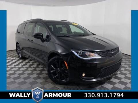 2018 Chrysler Pacifica for sale at Wally Armour Chrysler Dodge Jeep Ram in Alliance OH