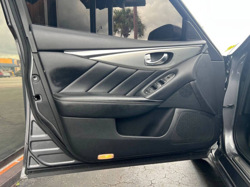 2022 Infiniti Q50 Luxe