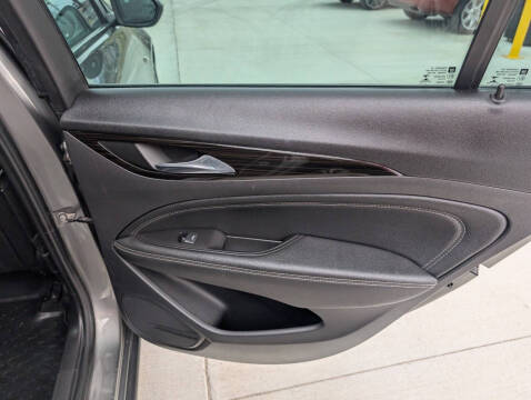 2018 Buick Regal Sportback Essence