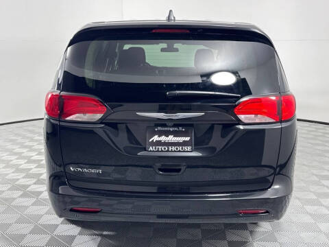 2022 Chrysler Voyager LX
