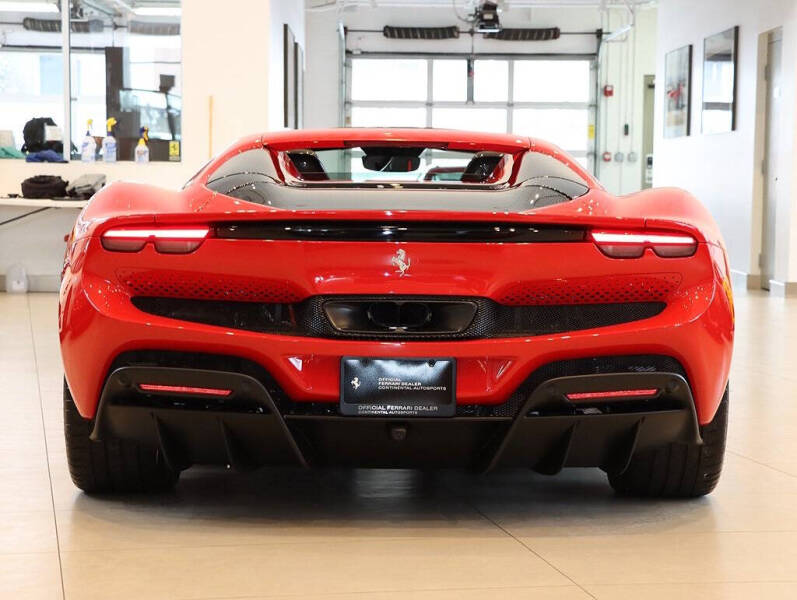 2024 Ferrari 296 GTS