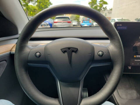 2025 Tesla Model Y Performance