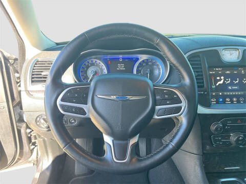 2022 Chrysler 300 Touring L