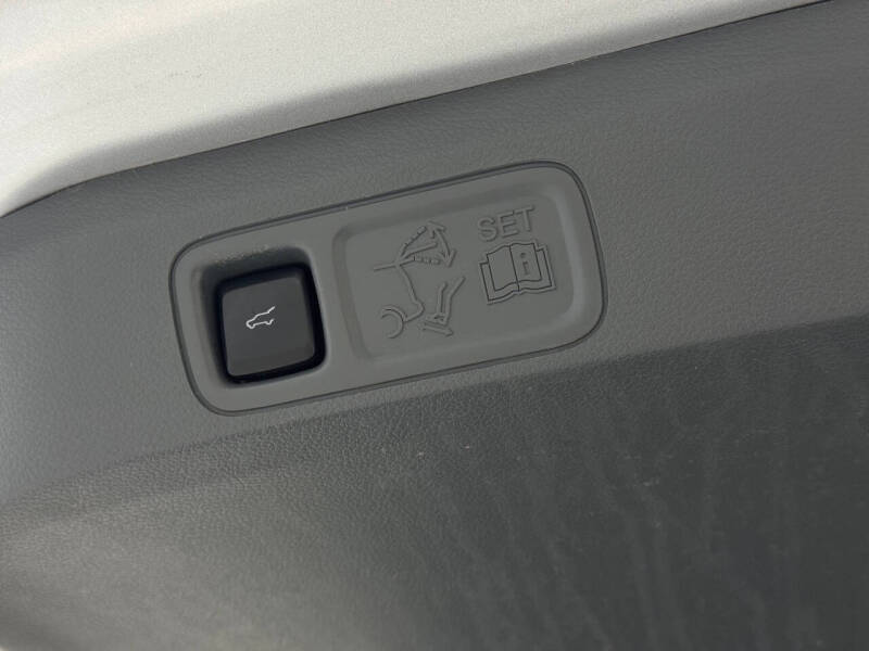 2019 Lincoln Navigator Select