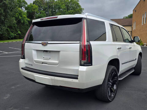 2017 Cadillac Escalade Luxury