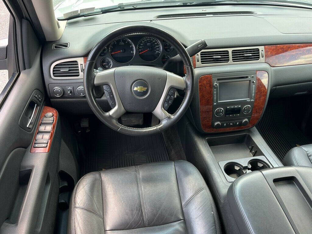 2013 Chevrolet Suburban 41