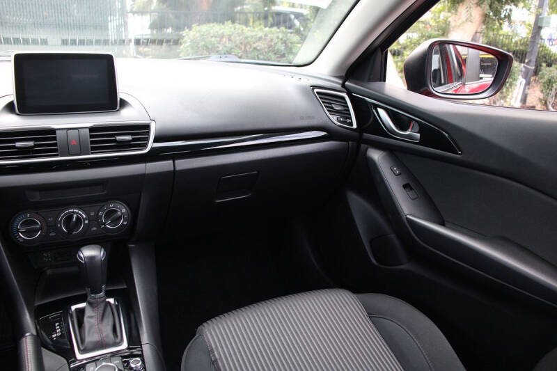 2016 Mazda MAZDA3 i Touring