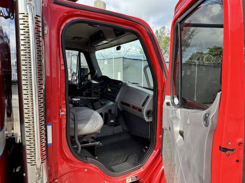 2016 Freightliner M2 106