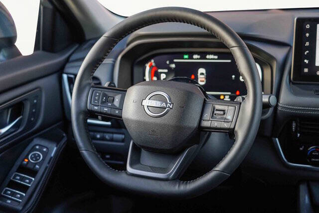 2025 Nissan Rogue SL